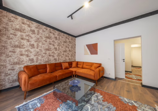3 Bedrooms 6+1 People