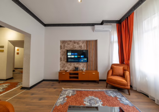 3 Bedrooms 6+1 People