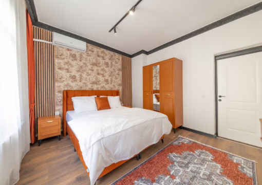 3 Bedrooms 6+1 People