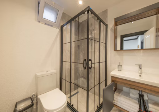 3 Bedrooms 6+1 People