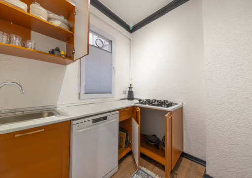 3 Bedrooms 6+1 People